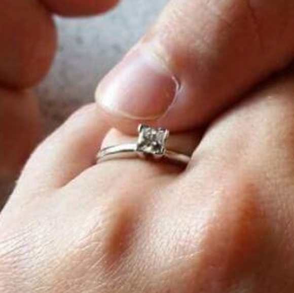 Wedding band and engagement ring - Picture 2 of 5